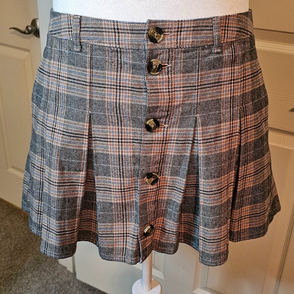 American Eagle Low-Rise Pleated Button Front Skirt